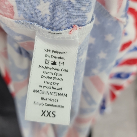 Lularoe Red, White & Blue American Flag Patriotic Americana Irma Tee Size XXS - Picture 7 of 8